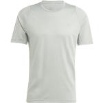 Camisetas grises de poliester de running rebajadas con cuello redondo adidas talla L de materiales sostenibles para hombre 
