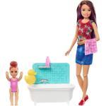 Barbie Babysitter Muñeca con bebé y accesorios de baño