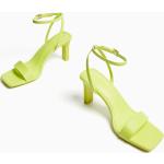Sandalias verdes de poliuretano de tiras Bershka talla 38 para mujer 