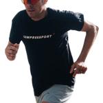 Camisetas negras de running rebajadas con logo Compressport talla M para hombre 