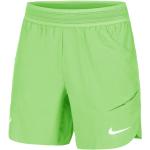 Pantalones cortos deportivos verdes de poliester con logo Nike Dri-Fit talla XL de materiales sostenibles para hombre 