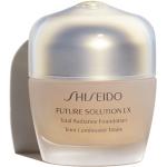 Bases rebajadas de 30 ml Shiseido Future Solution para mujer 
