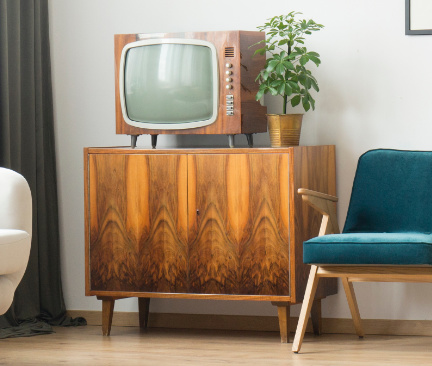 Mueble para tv con diseño antiguo de madera