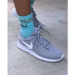 Calzado de calle gris Nike Tanjun para mujer 