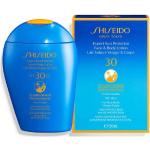 Protectores solares con factor 30 de 150 ml Shiseido 