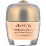 Bases fluidas rebajadas de 30 ml Shiseido Future Solution textura líquida para mujer 