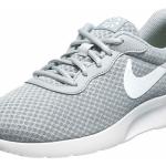 Calzado de calle gris Nike Tanjun talla 36,5 para mujer 
