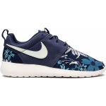 Zapatillas azules de goma con cordones con cordones con logo Nike Roshe Run con motivo de flores para mujer 