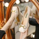 Zapatos beige de poliester de tacón de punta cuadrada vintage para mujer 